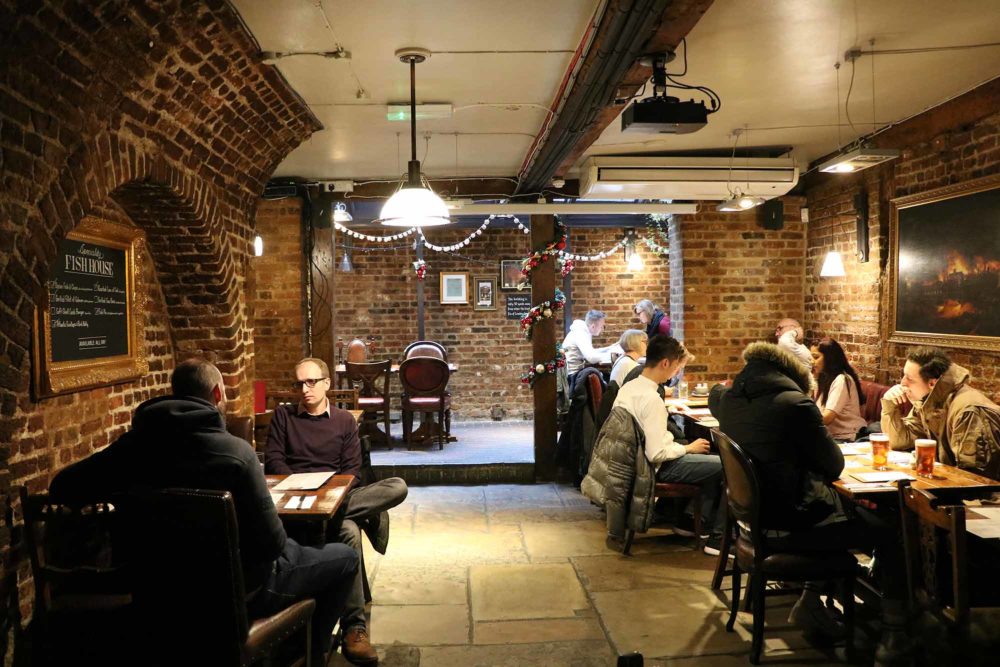 Hoop & Grapes pub inside