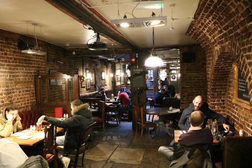 Hoop & Grapes pub inside