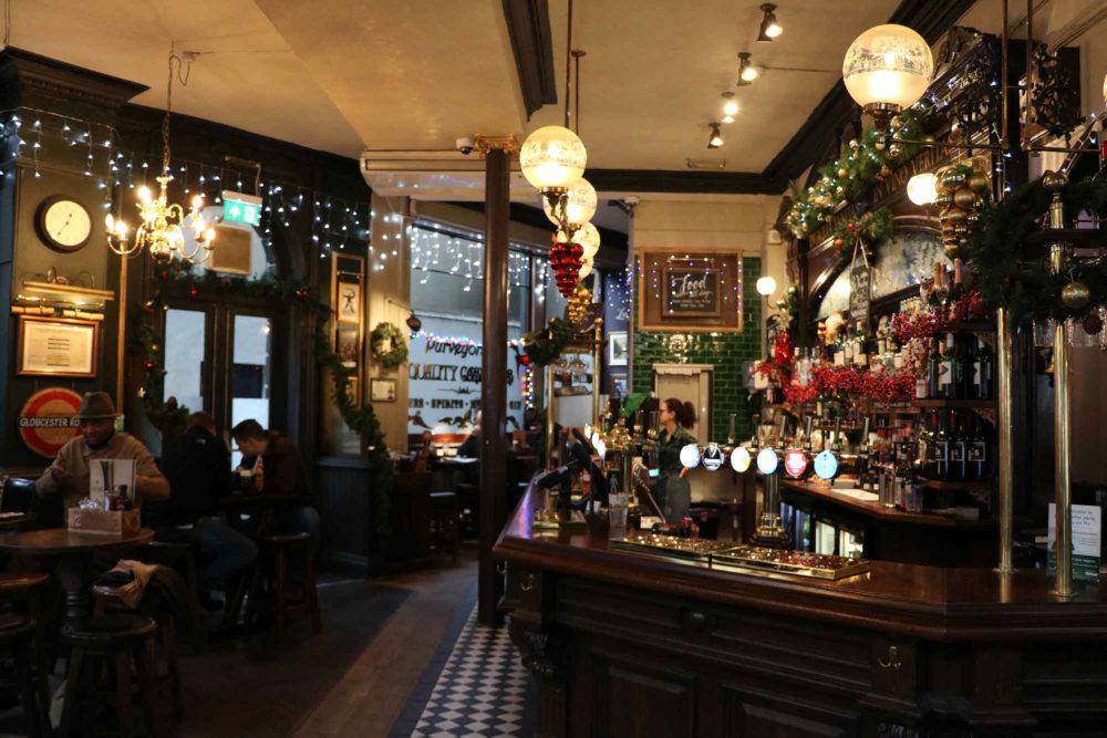 The Stanhope Arms inside