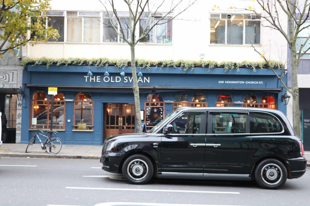Old Swan pub near Notting Hill Gate Station